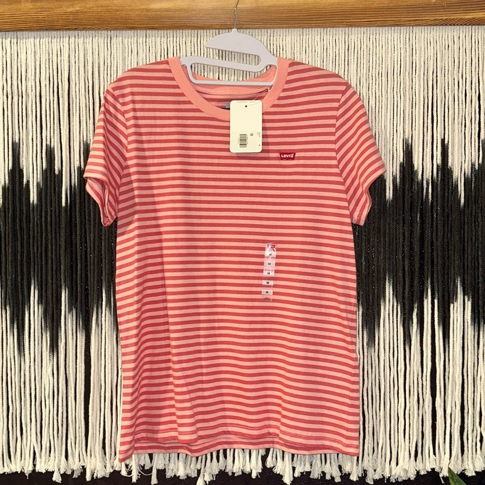 Levi’s Women’s Pink Stripe Tee 
Size Medium 
NWT